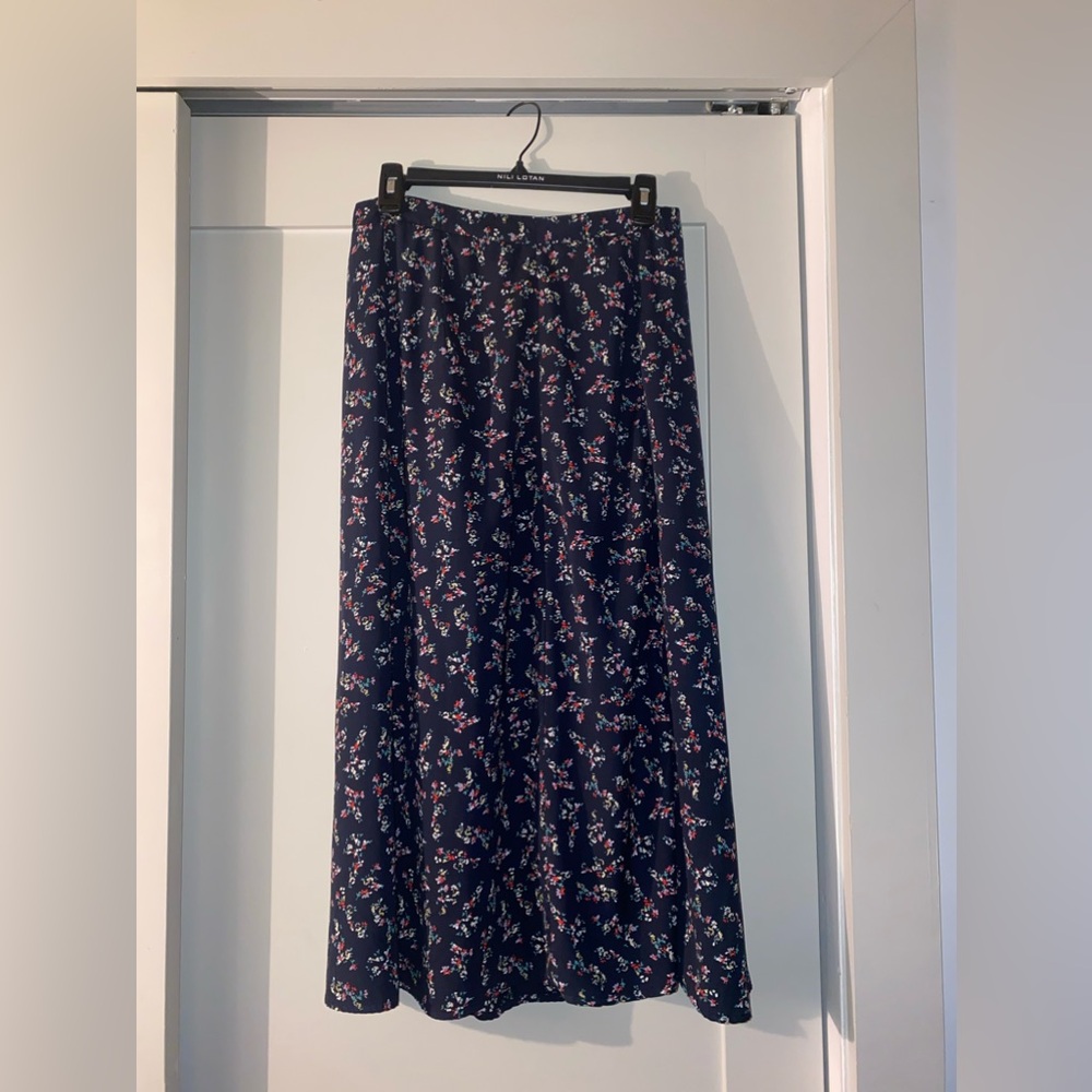 lulus navy floral skirt